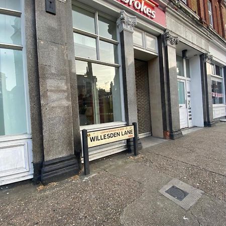 30 Willesden Lane London Eksteriør billede